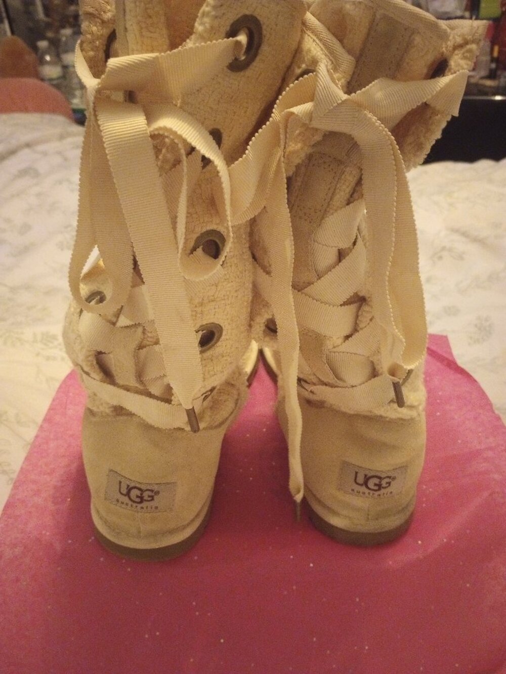 Uggs (original) textile & sheepskin boots sz 8 cream pre owned!